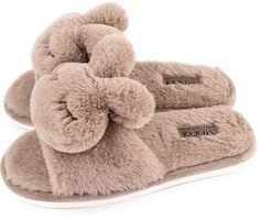 Домашние тапочки женские Smile of Milady 352-386 бежевые 36-37 RU