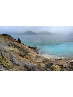 Постер DRABS A2 Горячее озеро в кальдере вулкана Головнин, остров Кунашир, Россия