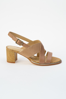 Босоножки женские Clarks 26139318 розовые 39 RU