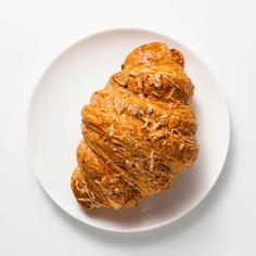 Круассан Самокат с моцареллой и травами, 70 г