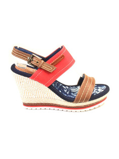 Босоножки женские Airbox 135972 красные 41 RU