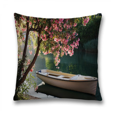 Наволочка декоративная JoyArty "Лодка под цветущим деревом" на молнии, 45x45 см
