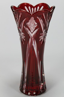 R101047 Ваза "Schonborner"9 *20 см красная в ПУ