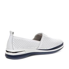 Туфли женские quattrocomforto 40-21WA-072VT белые 40 RU