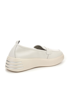 Лоферы женские quattrocomforto 12-21WA-053V бежевые 40 RU