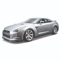 Машинка металлическая Bburago Nissan GT-R R35 2009, 1:18, серебристая