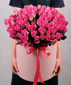 Букет роз 101 шт Sfloristiс "Розовая роза Кения 101 шт", 40см , в коробке Studio Floristic