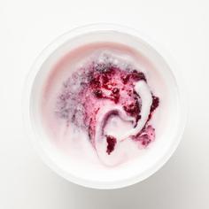 Йогурт Самокат | Ласси, черника, банан и аромат апельсина, 2,7-3,5%, 130 г