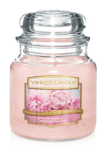 Свеча ароматическая Yankee Candle Blush Bouquet/ Пудровый букет 65-90 ч
