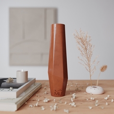 Декоративная ваза MUSKO HOME Megan S 25 см бетон шоколадная глянцевая