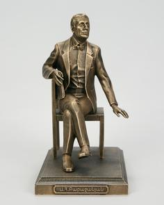 Фигурка декоративная, "Вернисаж истории", Арно Бабаджанян (средняя) ПС, АНТИК Vernissge of History