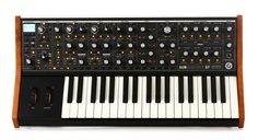 Синтезатор Moog Subsequent 37