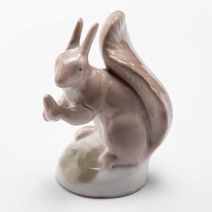 Статуэтка "Белка", фарфор, аэрография, Городницкий фарфоровый завод, СССР, 1953-1957 гг. Однажды