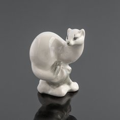 Статуэтка "Горностай", фарфор, роспись, ЛЗ "Стройфаянс", СССР, 1960-1980 гг. Однажды