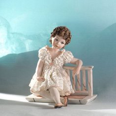 Фарфоровая статуэтка Tess, h=18 см No Brand