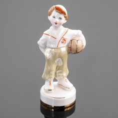 Статуэтка, Raritetus, "Юный футболист", фарфор, роспись, МФФЗ, СССР, 1960-1980 гг. Однажды