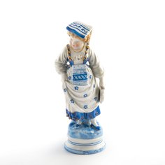 Статуэтка "Девушка с бубном в национальном костюме", фарфор, Западная Европа,1940-1960 гг. Однажды