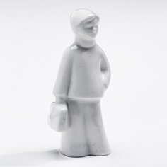 Статуэтка "Девочка с портфелем", фарфор, гразурь, СССР, 1960-1990 гг. Однажды
