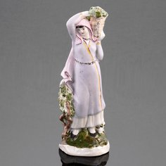 Статуэтка, Raritetus, "Грузинка с корзиной фруктов", фарфор, ЛФЗ, СССР, 1930-1940 гг. Однажды