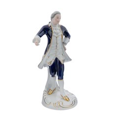 Статуэтка "Кавалер", фарфор, золочение, "Royal Dux Bohemia", Чехословакия, 2000-2010 гг. Однажды