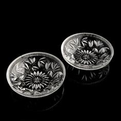 Набор из двух конфетниц, выполненных в технике алмазной грани, стекло, СССР Однажды