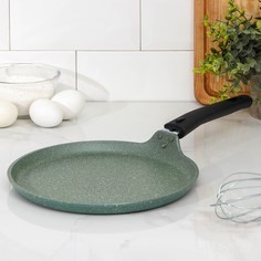 KUKMARA Сковорода блинная, d=24 см, пластиковая ручка, антипригарное покрытие, цвет фисташ
