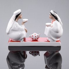 Статуэтка "Чаепитие", скульптор Фёдорова Т.А., фарфор, роспись, ЛЗФИ, СССР, 1956-1967 гг. Однажды