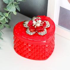 Шкатулка пластик Красное сердце с цветком 6,5х8,7х8 см No Brand