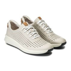 Кроссовки женские Clarks Un Rio Tie 26148256 белые 39.5 EU