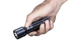 Ручной фонарь с магнитом Fenix C6 V3.0