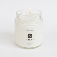 Свеча из соевого воска с ароматом фиалки розы и жасмина Grzv