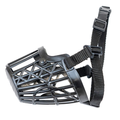 Намордник пластиковый №4 PetTails, обхват морды 22см, длина корзины 6 см (доберман)