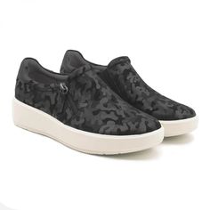 Слипоны женские Clarks Layton Step 26158894 черные 37.5 EU