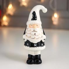 Сувенир керамика "Дед Мороз кудрявая борода, чёрный кафтан колпак с ёлочкой" 13,9х5,4х5,6 No Brand