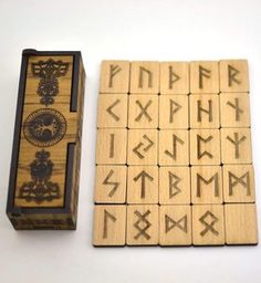 Шкатулка с набором скандинавских рун Magic Kniga