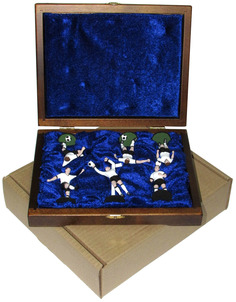 Набор миниатюр в деревянной шкатулке ФУТБОЛ 6 фигур (бело-черная форма) 999-RAZ-12 Ровертайм