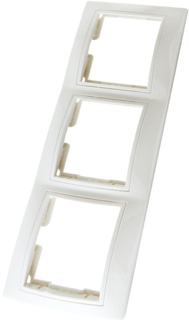ТАЙМЫР SQ1814-0028 рамка 3-х постовая горизонтальная IP20 белая TDM Еlectric