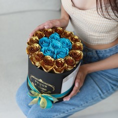 Цветы в коробке Venus in Fleurs Бирюзовые розы "Модные цветы" 808159