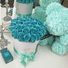 Цветы в коробке Venus in Fleurs 29 бирюзовых роз в коробке 809573