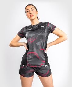 Футболка женская Venum VNMUFC-00122 черная S