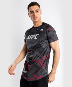 Футболка мужская Venum VNMUFC-00101 черная S