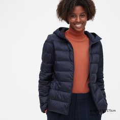 Пуховик женский UNIQLO 450311COL69 синий M (доставка из-за рубежа)