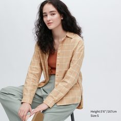 Рубашка женская UNIQLO 455745COL32 бежевая XS (доставка из-за рубежа)