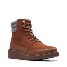 Ботинки женские Clarks Ivery Trail 26146884 коричневые 40 EU