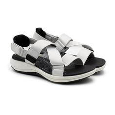 Сандалии женские Clarks Mira Sun 26165339 серые 37.5 EU