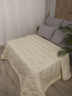 Одеяло 2 спальное евро 200х220 см всесезонное теплое Верблюжье, наполнитель 200гр ОТК