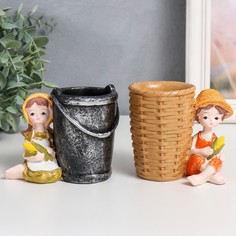 Сувенир полистоун с подставкой "Мальчик/Девочка с кукурузой" МИКС 11х7х9,2 см No Brand