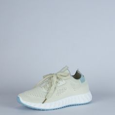 Кроссовки женские Crosby 437032-12-03 бежевые 36 RU