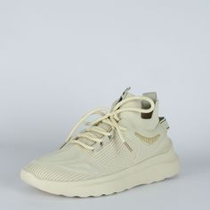 Кроссовки женские Crosby 437125-01-02 бежевые 40 RU