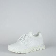 Кроссовки женские Baden AG005-010 белые 37 RU